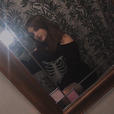 KMariexox_'s profile picture. -26- Aspiring Singer🎤 🌻🌻🌻🌻 🧚‍♀️To Die Would Be An Awfully Big Adventure🧚‍♀️