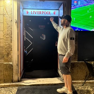 DaytrippingRed's profile picture. Chips belong on a fry up, mushrooms don’t - Host @SimplyRedPod