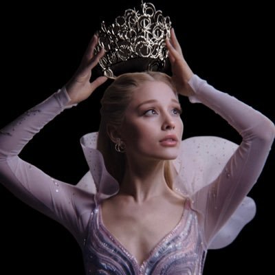 danielLBBH's profile picture. ⓘ this user loves ariana grande