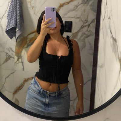 paipomica's profile picture. 🦋