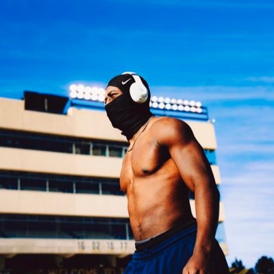 Nickthompson260's profile picture. Traction AP // 6’2 210lbs DB🏈 // @ToledoFB SAF #22