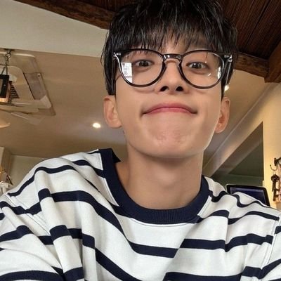 daechw28's profile picture. encontré la paz entre coreanos platinados que me importa lo que diga pied piper