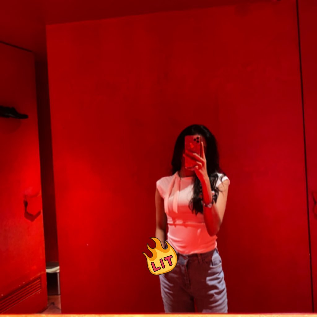 _Aazezeee's profile picture. 