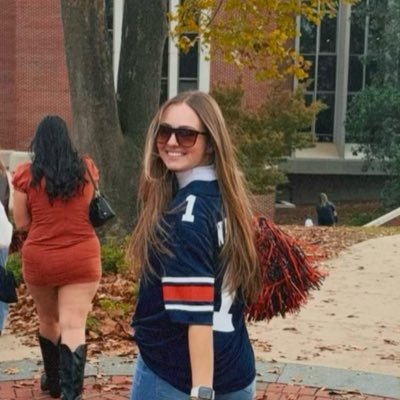 annaddamas's profile picture. #WarEagle #RepBx  #PhinsUp | probably yapping about tv shows or sports 🏟️