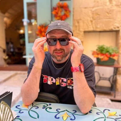 jgsm1984's profile picture. Fashion. POP. Life. | Instagram @jgsm84