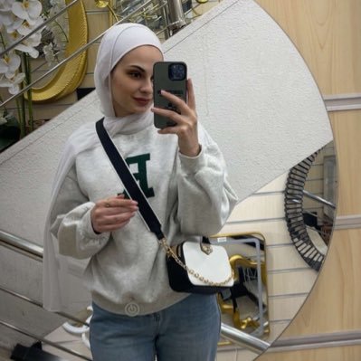 MomaniRama's profile picture. graduated from YU //BA