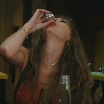 ivyxmarooon's profile picture. ✩₊˚.⋆☾⋆⁺₊✧ i love women in the industry. જ⁀➴❤️‍🔥 
 ~

yo atendí cuando el demonio llamó