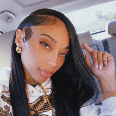 tiptoofine's profile picture. IG: suchaniconn 💰