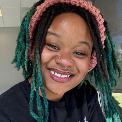 callmeazia_'s profile picture. green-haired princess ☆ photographer, vlogger, and blogger ☆ 🇺🇸🇨🇳 🧚📸 ☕️💚🫂☆ i like learning stuff and empathy 💌: hello@callmeazia.com