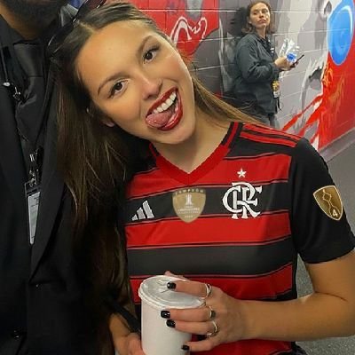 patrzciw's profile picture. Não chore, porque depois de Montevidéu sempre virá Lima. ⭐⭐⭐⭐