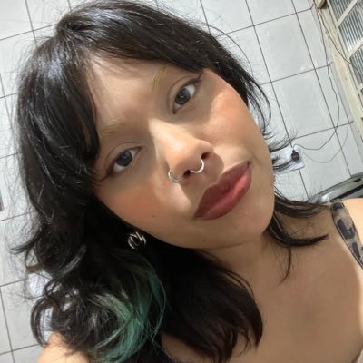 oursapphism's profile picture. ele/ela, 24 — lésbica que também é professora de português e espanhol. ♡ aulas e correções de redação 👉🏻 https://t.co/iJmpjhxlFy