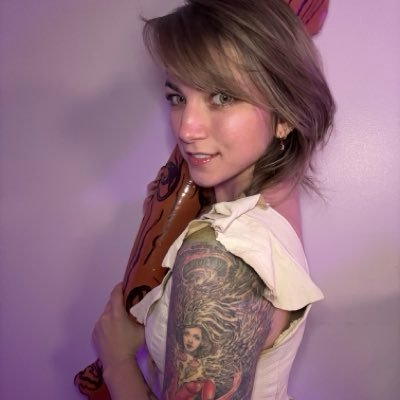 SeeCatWander's profile picture. Twitch Partner 💜🤓 Capcom Creator 🎮 Dog mom to Mr. Mugsy & Ms. Olive 🐶 Addicted to hiking, bad jokes & caffeinated beverages ☕️🍵
