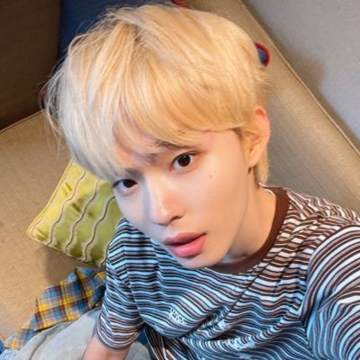 k1sses2's profile picture. 그뭔씹 른킷 연성 끄적입니다 ⦮ ⦯ ༘