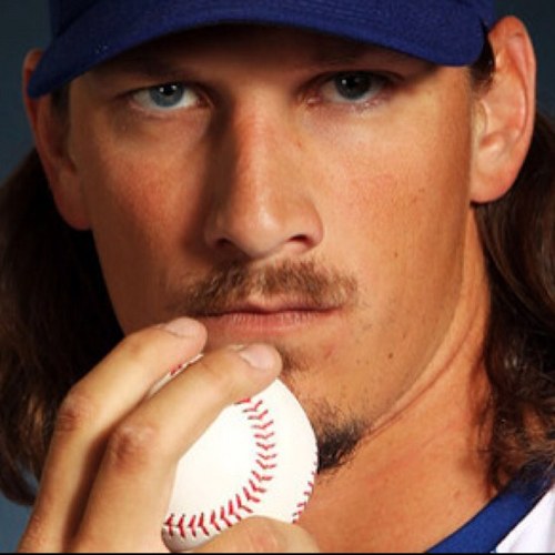 AinrepZizou's profile picture. 