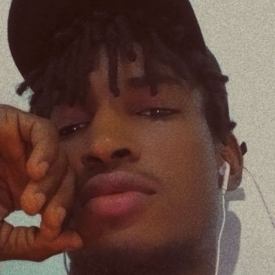 ZealUTD's profile picture. football fan, critic and Manchester United fan⚪️🚨🔴⚫️ #mufc