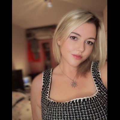 vickyinatutu's profile picture. Music loving, gig attending, socialist vegetarian. Usually found talking about the Smiths, the Sound or Echo & the Bunnymen 🎶🏴󠁧󠁢󠁳󠁣󠁴󠁿