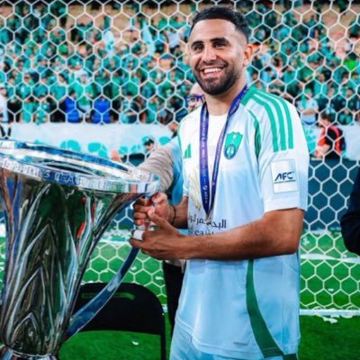 _iiwwwii's profile picture. @mancity @fcbarcelona @alahli_fc