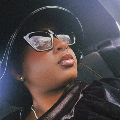 dadlidaughter's profile picture. burdened with glorious purpose. 🇦🇬