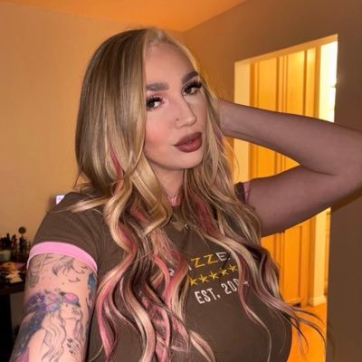 LuarelMiller's profile picture. 