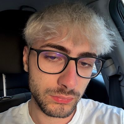 JesseFPS_'s profile picture. 20 | fps enjoyer | Music addict | i’m always sleeping 😴 | 🇷🇴🥷🏿 @aleexnxx__