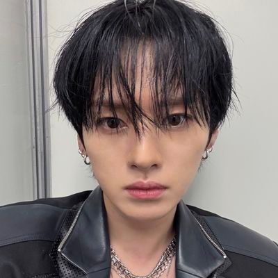 luvslinoring's profile picture. 𓈒        ⎯       ˙      love, dreams and skz           ⑅𑂳