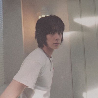 skooluvyg's profile picture. 28 by agust d