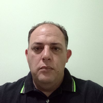 asheeach's profile picture. (madeira cor de brasa)