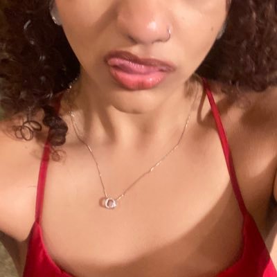 claramindset's profile picture. pleasure over matter