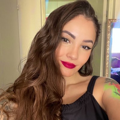 sjuhlie's profile picture. 🦋🖕