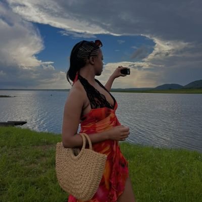 Audrey__Drey's profile picture. bright, optimistic, socially conscious, and filled with a whole lot of soul.

The Lord is my shepherd.