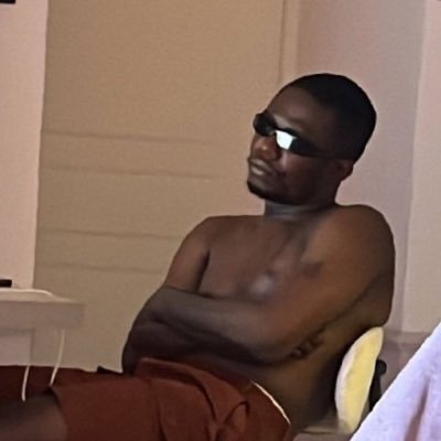 offwhitesuu's profile picture. Die-Hard Real Madrid Fan | CR7 🐐 Vibes Only | Dropping football news, match points & Madrid magic | No Barca tears here ⚽😂 #HalaMadrid