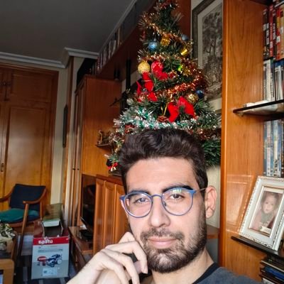 joseaportero1's profile picture. Escritor, cinéfago insomne y letraherido impenitente 📚🎬 Hundiéndome en mi ocaso, mas el naufragar me es dulce en este mar. Mis textos de cine en el enlace👇