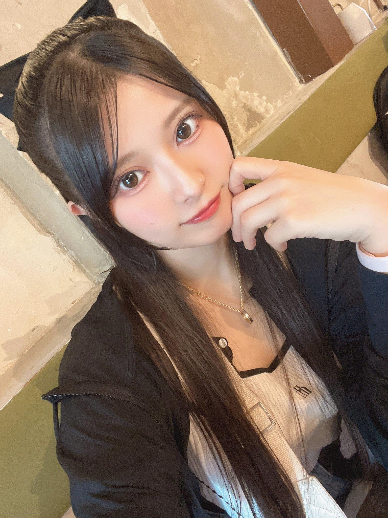 1KNlccAQOJnbRvh's profile picture. 1人暮らしです。好きな事はネトフリで海外ドラマとアニメ観る事。週に1回ジムで泳いでます。今彼氏いないので暇な時間多くなりました。風俗してても出会える？えちは好きよ。