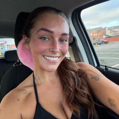 xchloebrownxx's profile picture. 🪬🔮🌛🧚🏼🍄🐚🪸🫧🌊