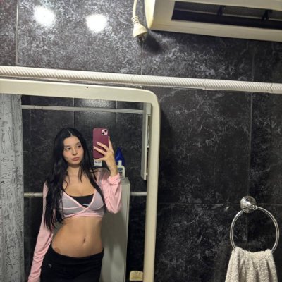 01281yy's profile picture. Tyla 🌸    19  nursing stud
ig : @tyladtb22