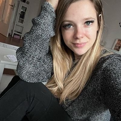 Estelle7712's profile picture. 