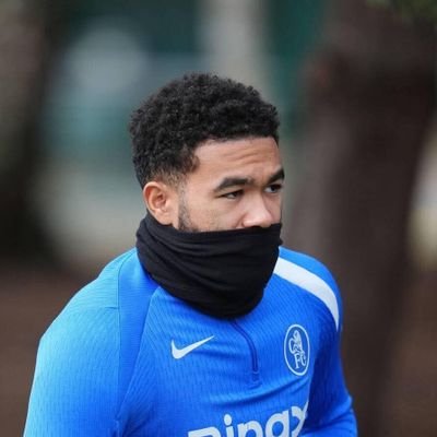 DatGuldeGye's profile picture. Propa Chelz 
Full stack developer (processing..)