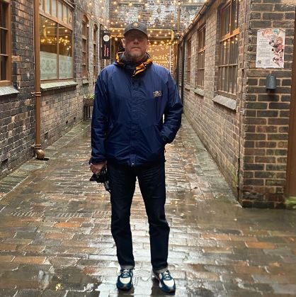 AnthonyBunn68's profile picture. She is the one in front of me, the siren and the ecstasy, 
New gold dream,
Crashing beats and fantasy, setting sun in front of me