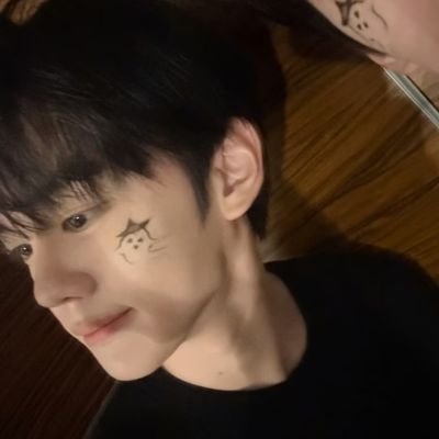 cianeaj_'s profile picture. 