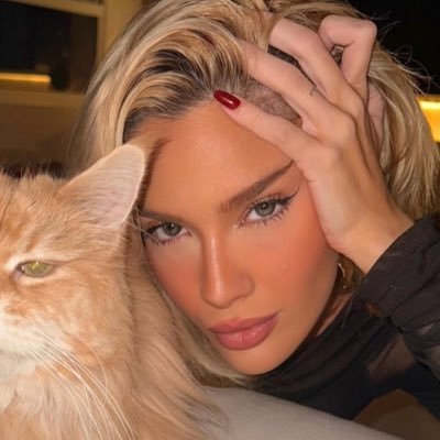 karolinefcb's profile picture. my give a fucks are on vacation ⋆˚࿔ @flamengo 𝜗𝜚˚⋆