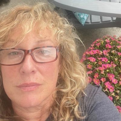 _LesliWallen's profile picture. Believer ✝️ | Wife | Mom to Morgan Wallen ❤️ | Grammy | Teacher | Faith & Family