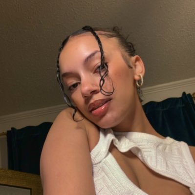 vrccc_'s profile picture. @personallyvrc