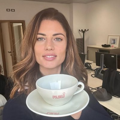 Tiffin_606's profile picture. Unqualified Farmer 🌿 | Qualified Dog Owner🐶 | Retired Investor | After seeing the prosperity of the city, I chose the peaceful farm life. I found inner peace