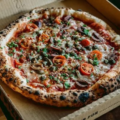 puttanescapizza's profile picture. great tits and decent jokes