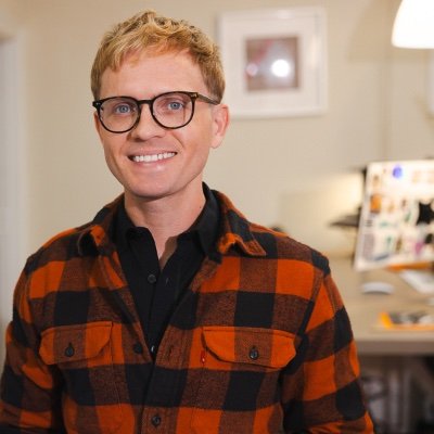 MicahV's profile picture. Pixel pusher and creativity enthusiast || Video editing & motion design specialist