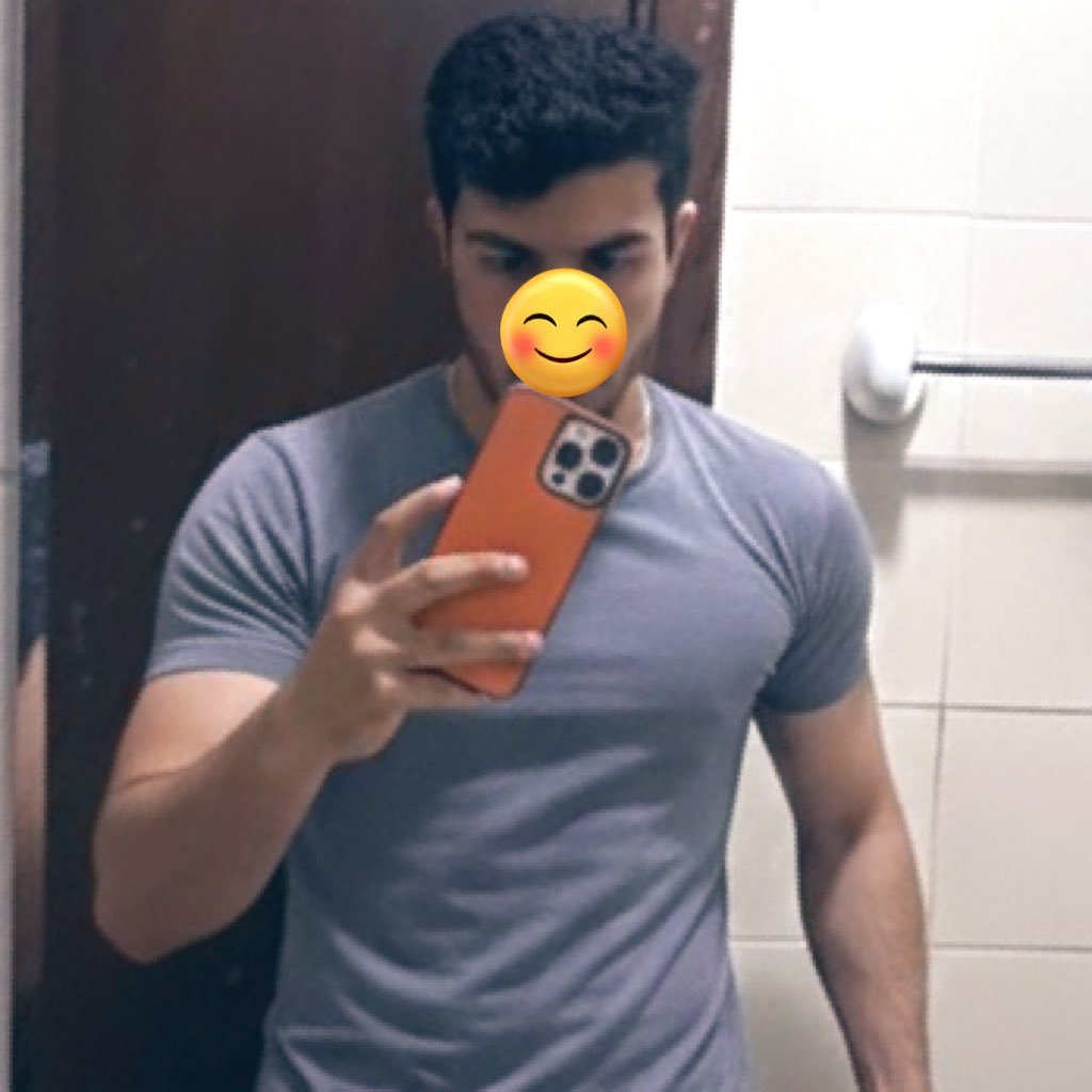 ITX__ARFEEN's profile picture. I am not perfect am original…😇