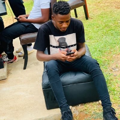 controlla__zw's profile picture. controversial? maybe💀    historical? definitely😁