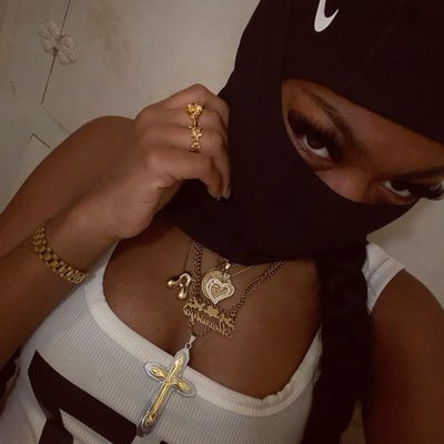 UnknownLaurie's profile picture. La reine des odieuses