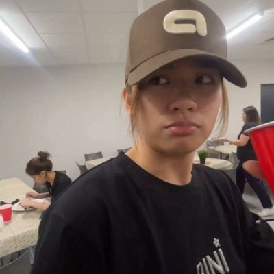 c37633's profile picture. walo haggang dulo | mikhalites | 🐶🦊