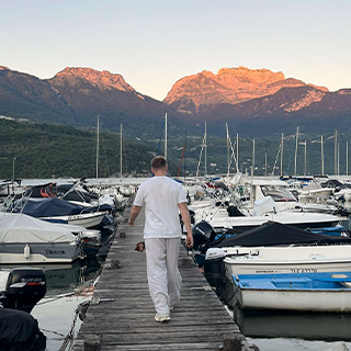 LohanRBX's profile picture. 🎈18
📈Analytics & Builder/Modeler on @ROBLOX
🖥️CEO of @AetronGames

FOLLOW IG👇
https://t.co/byfyAQl0yc